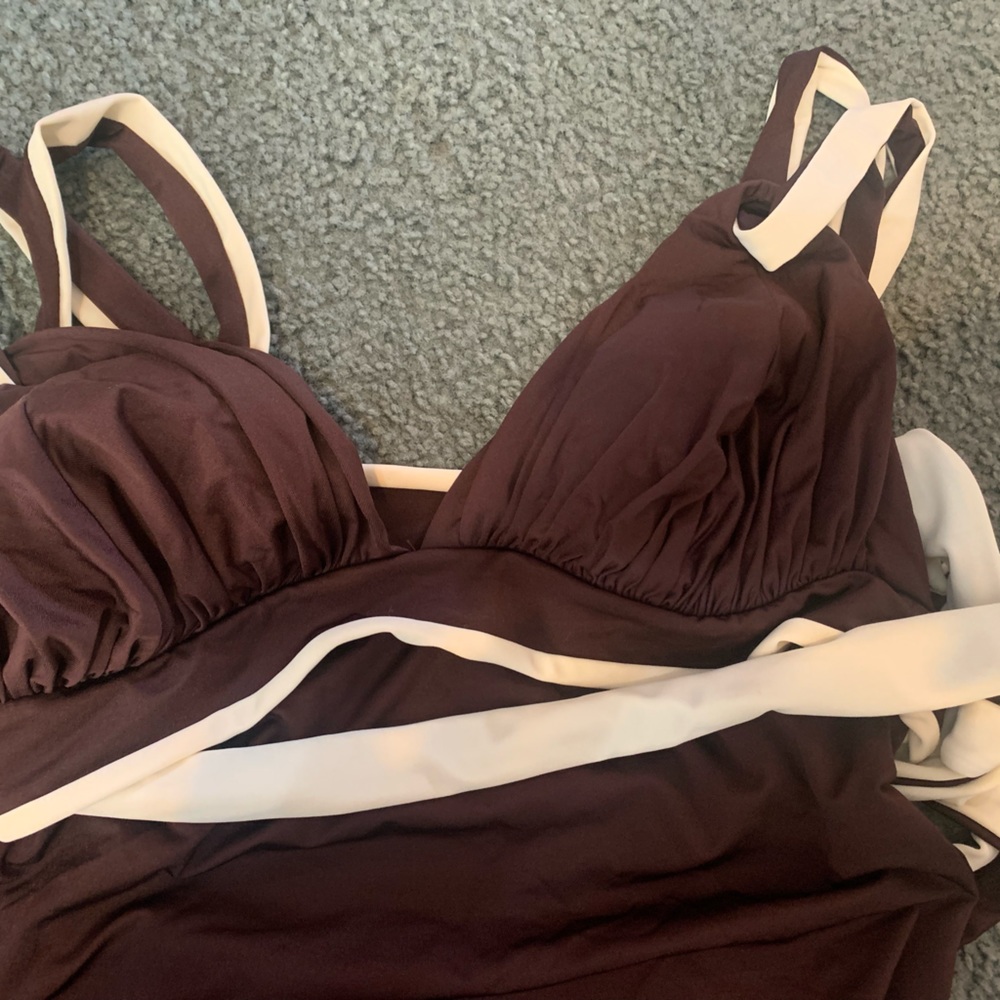 One piece Bathing suit - Picture 3 of 4